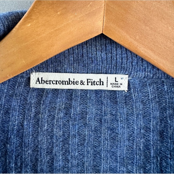 🎉5 for $45🎉 Abercrombie fitch cardigan sweater women size L blue - Picture 6 of 10
